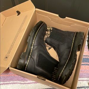 Dr. Martens AirWair Embury Wyoming Chelsea boot